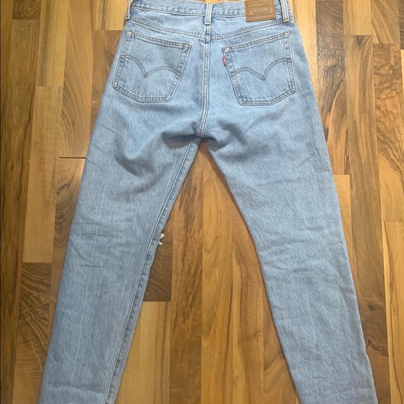 Levis Wedgie Fit High Rise Jeans! - Picture 2 of 2